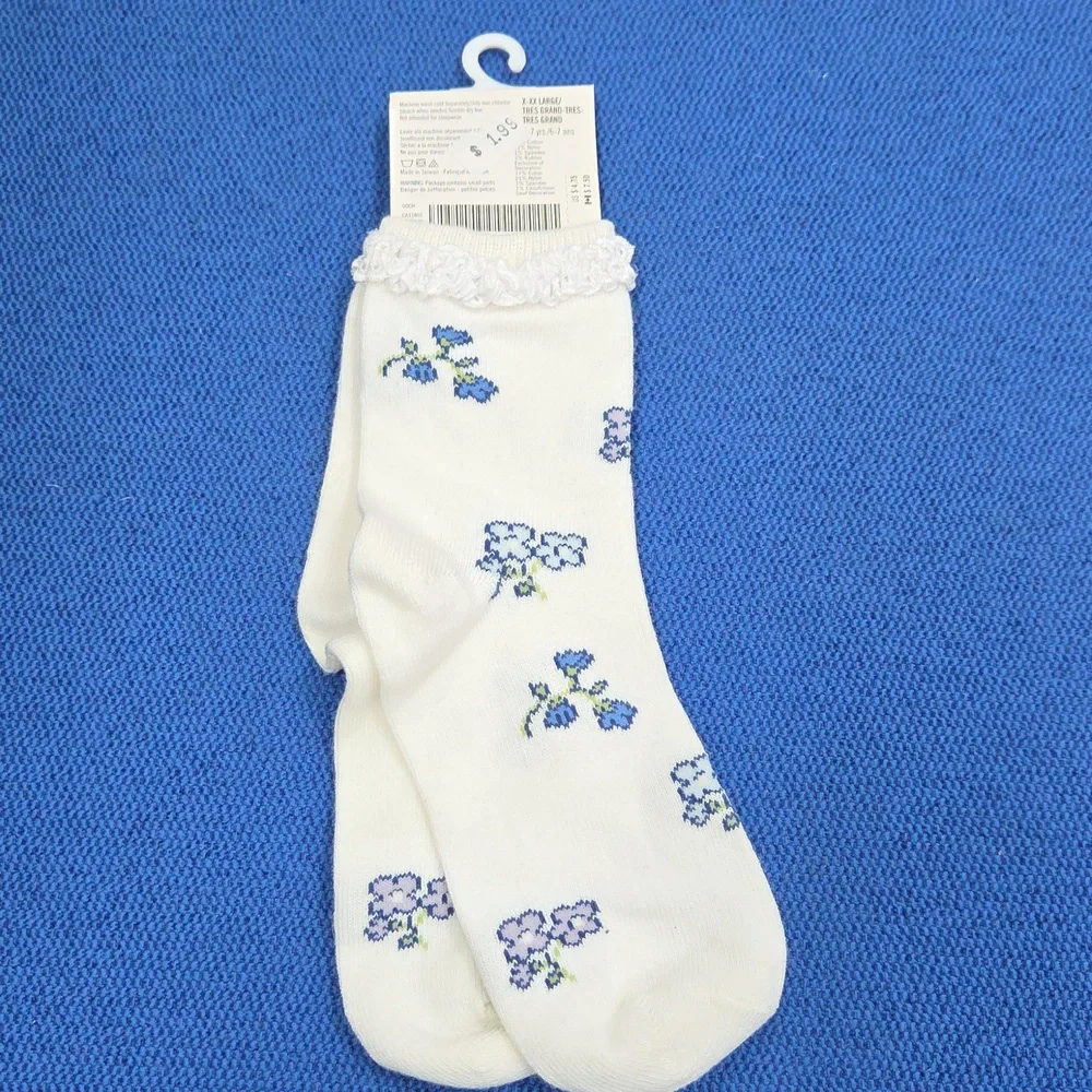 Vintage/NWT Gymboree 2003 Floral Ruffle socks.  Size 6-7